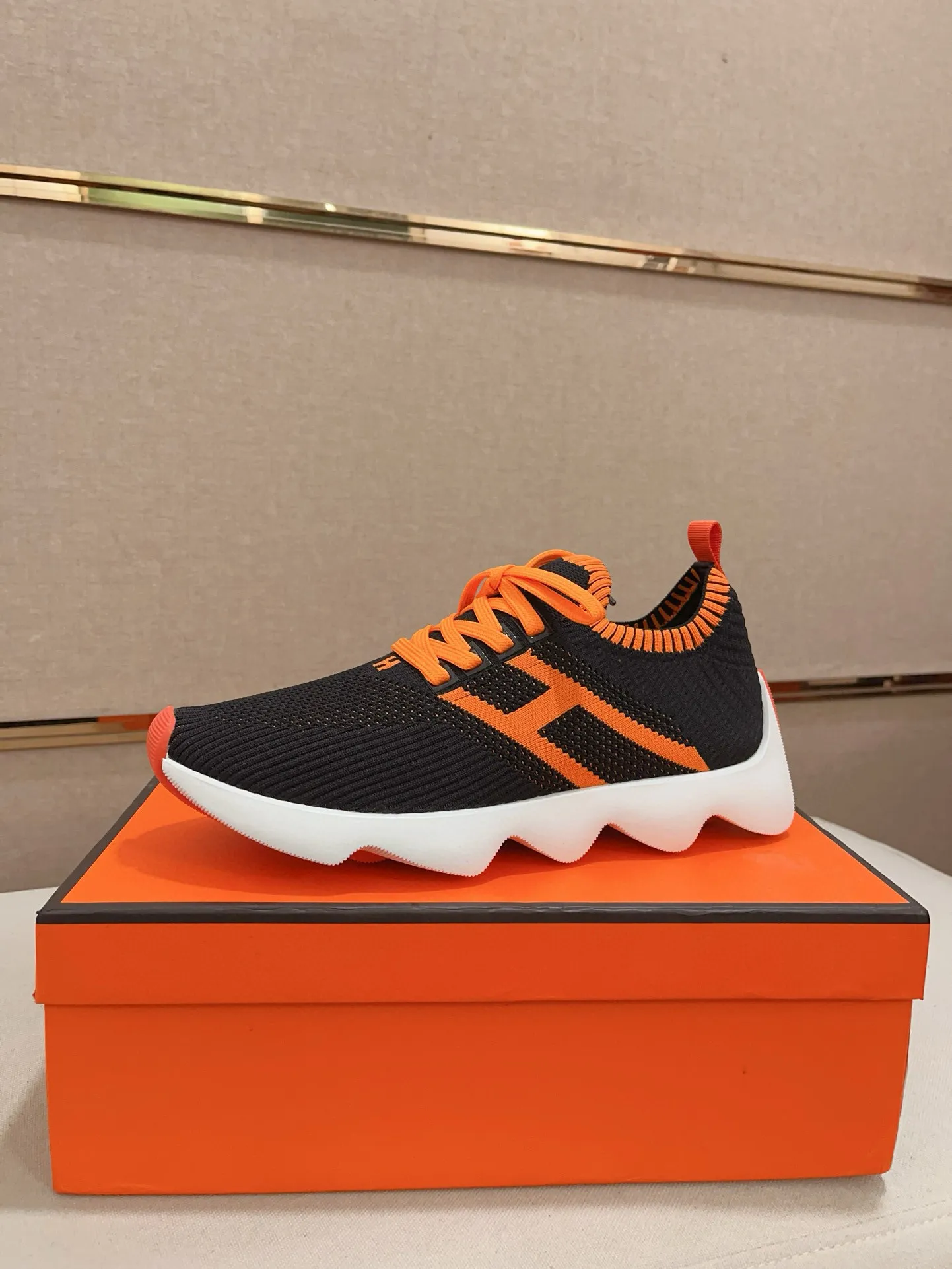 Men's clothing and shoes💰: 420💰《HERMES》【Classic Original Version】Hermès; top 🔝purchasing agent🔍🔍men's latest 🇺🇸 counters are on sale at the same time, original fly-knit fabric imported from Italy is exquisite in workmanship (Italian 🇮🇹Imported water-dyed 🐂cowhide lining) sole: original sole provided by the original factory, ⚠️exclusive double-layer activity·TPR·rubber·combined molded outsole; Code number: 38-44 (45/46 can be customized, non-refundable)